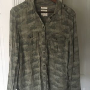 American Eagle Camo Buttom Down